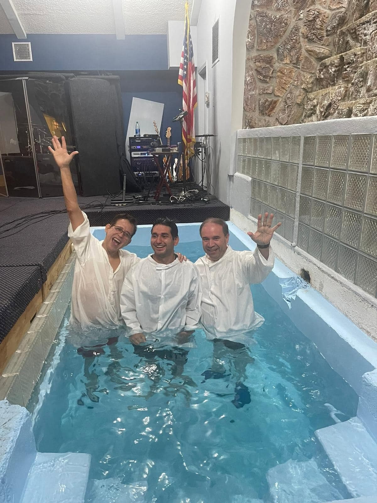 Bautismo en Iglesia Cosecha de Dios