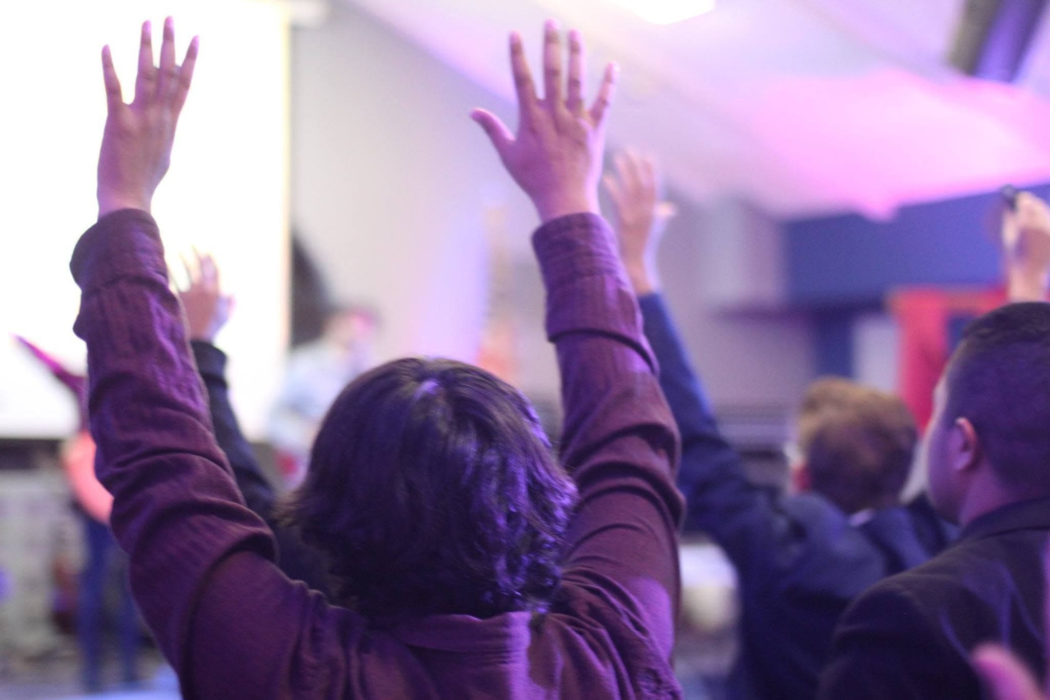 Adoración en Iglesia Cosecha de Dios